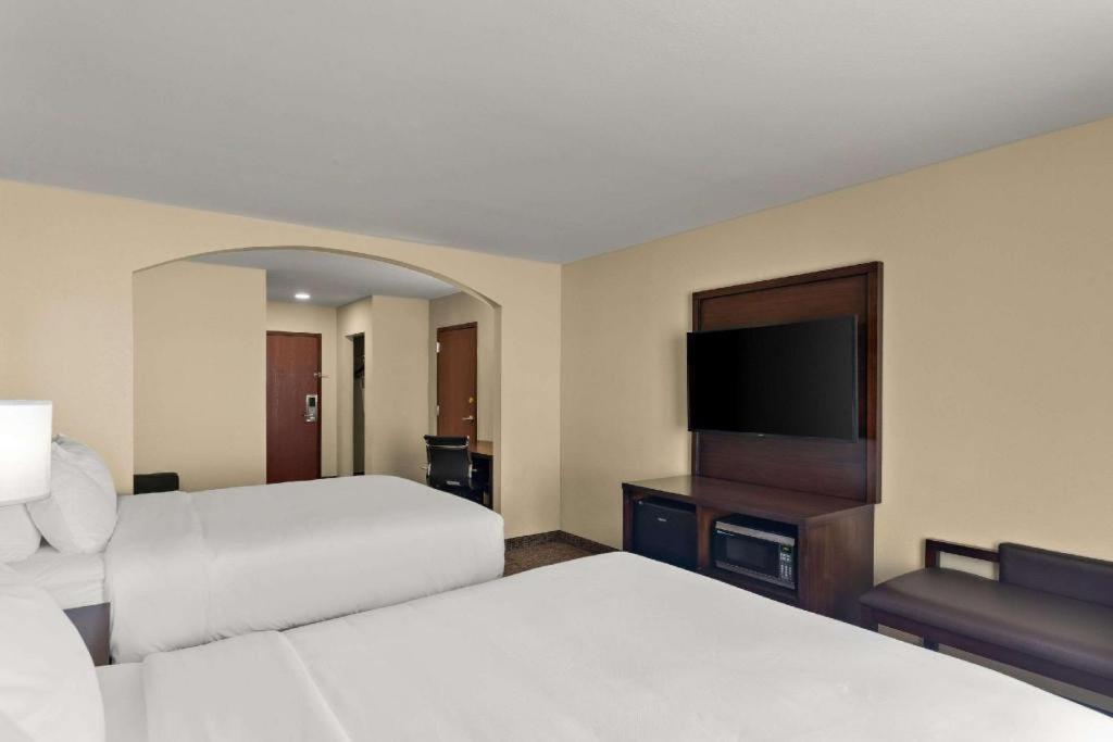 Comfort Inn & Suites Atoka Buitenkant foto