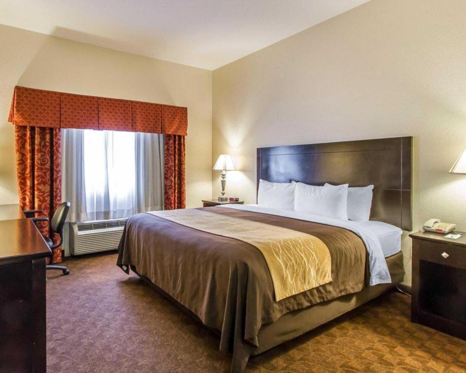 Comfort Inn & Suites Atoka Buitenkant foto