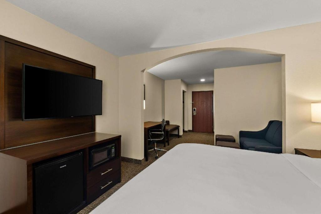 Comfort Inn & Suites Atoka Buitenkant foto