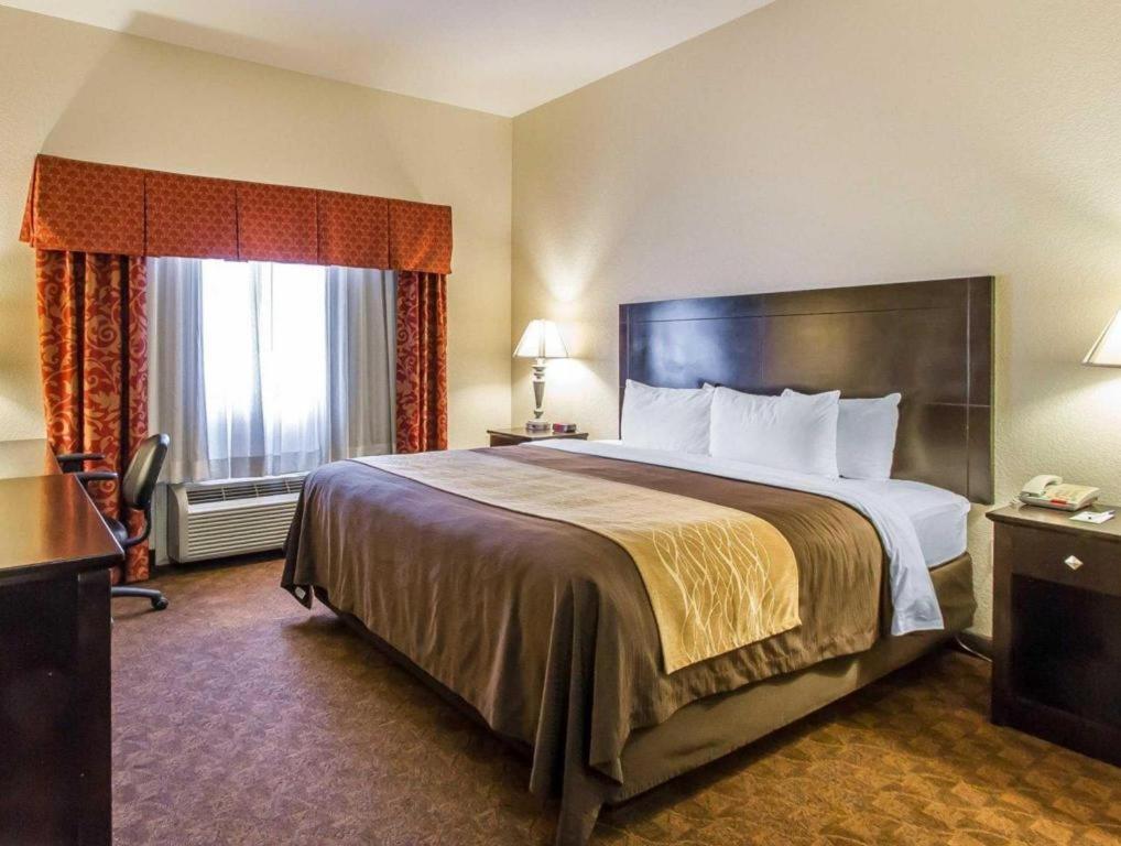 Comfort Inn & Suites Atoka Buitenkant foto